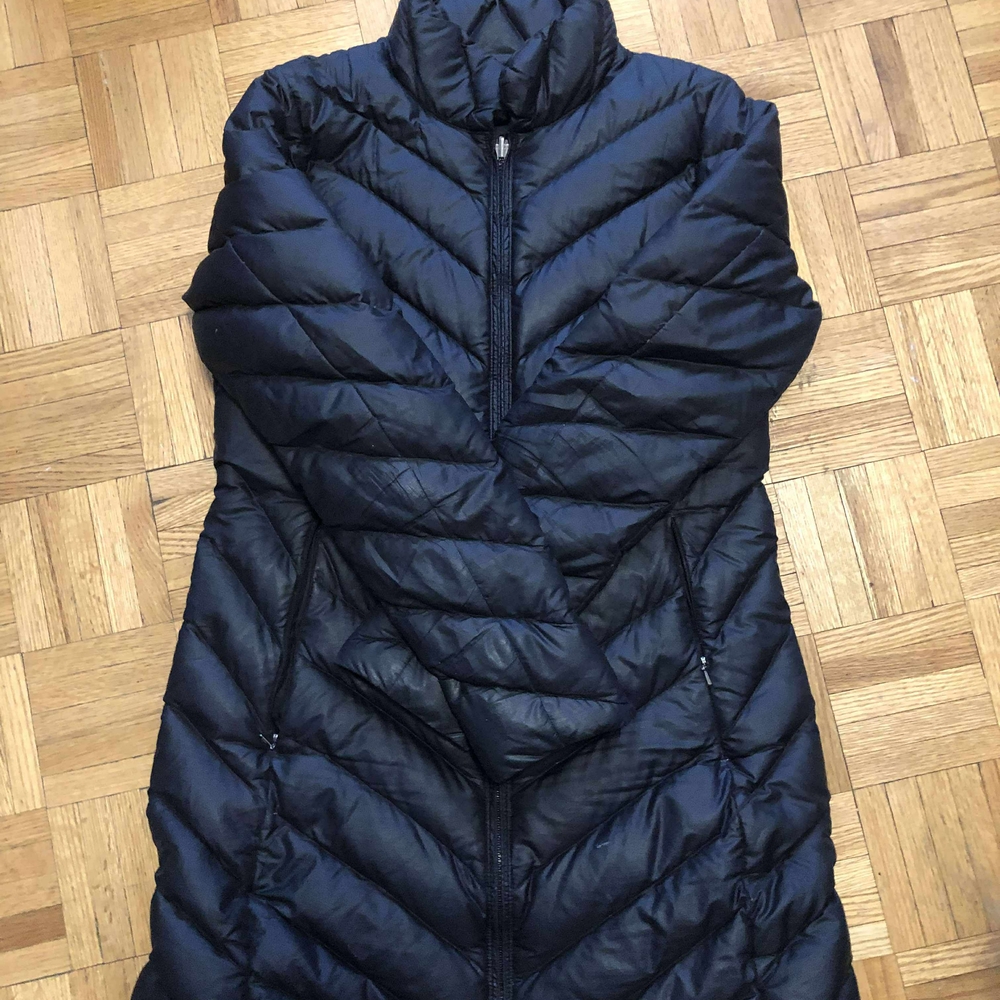 Patagonia Quilted Liner 700 Down Fill Size M Puffer Coat. Flaws.